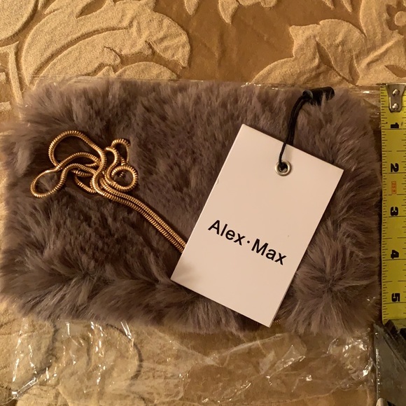 Alex Max set of (3) faux fur clutch/wristlet - Picture 2 of 4